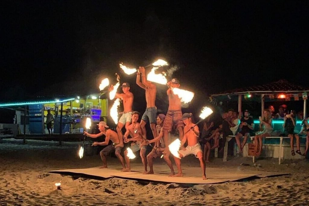 BEACH NIGHTLIFE