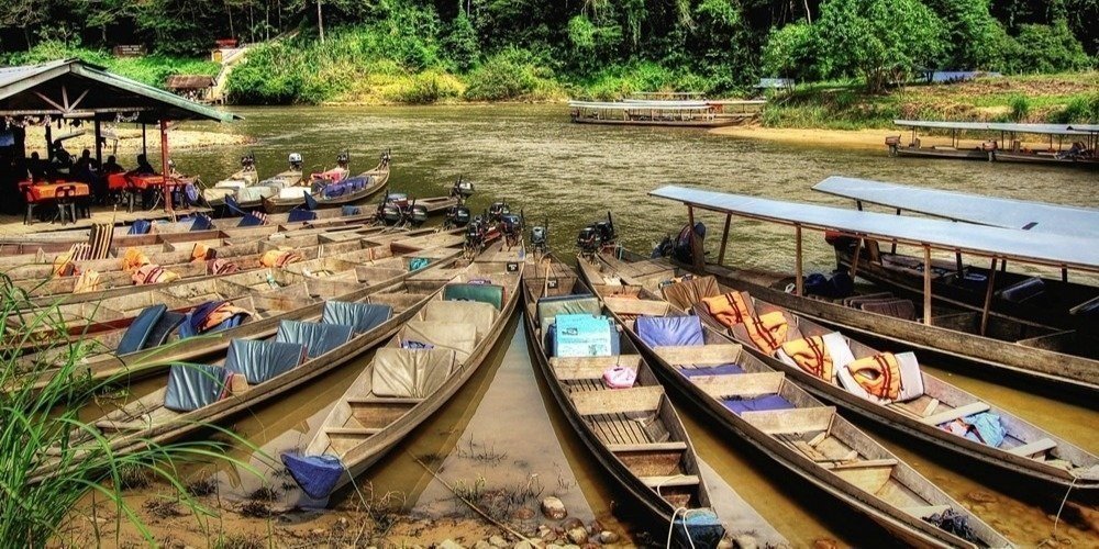 TEMBELING RIVER CRUISE