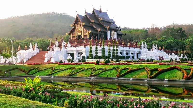 ROYAL PARK <br/>RAJAPRUEK